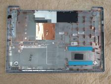 Нижня частина Dell&nbsp;Inspiron&nbsp;5570